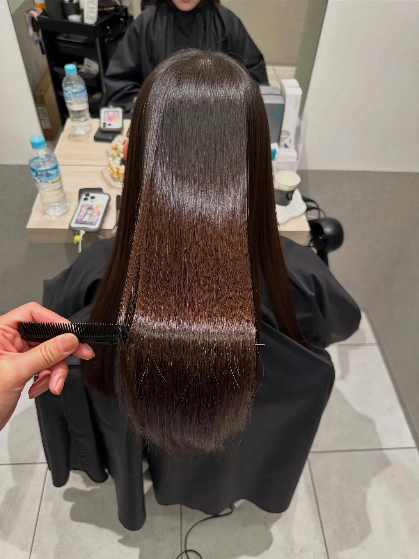 髪質改善に興味がありますか?もしあなたの髪がうねりや広がりで...